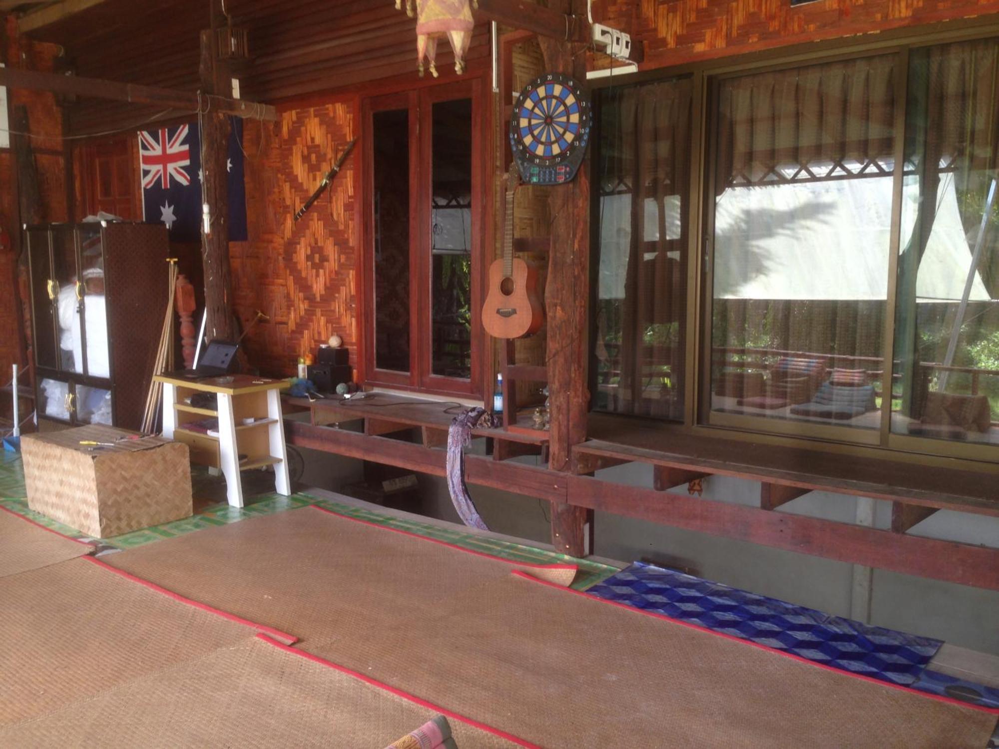The Lazy Bar Guest House Ао Нанг Экстерьер фото